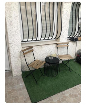 Studette avec extérieur climatisée